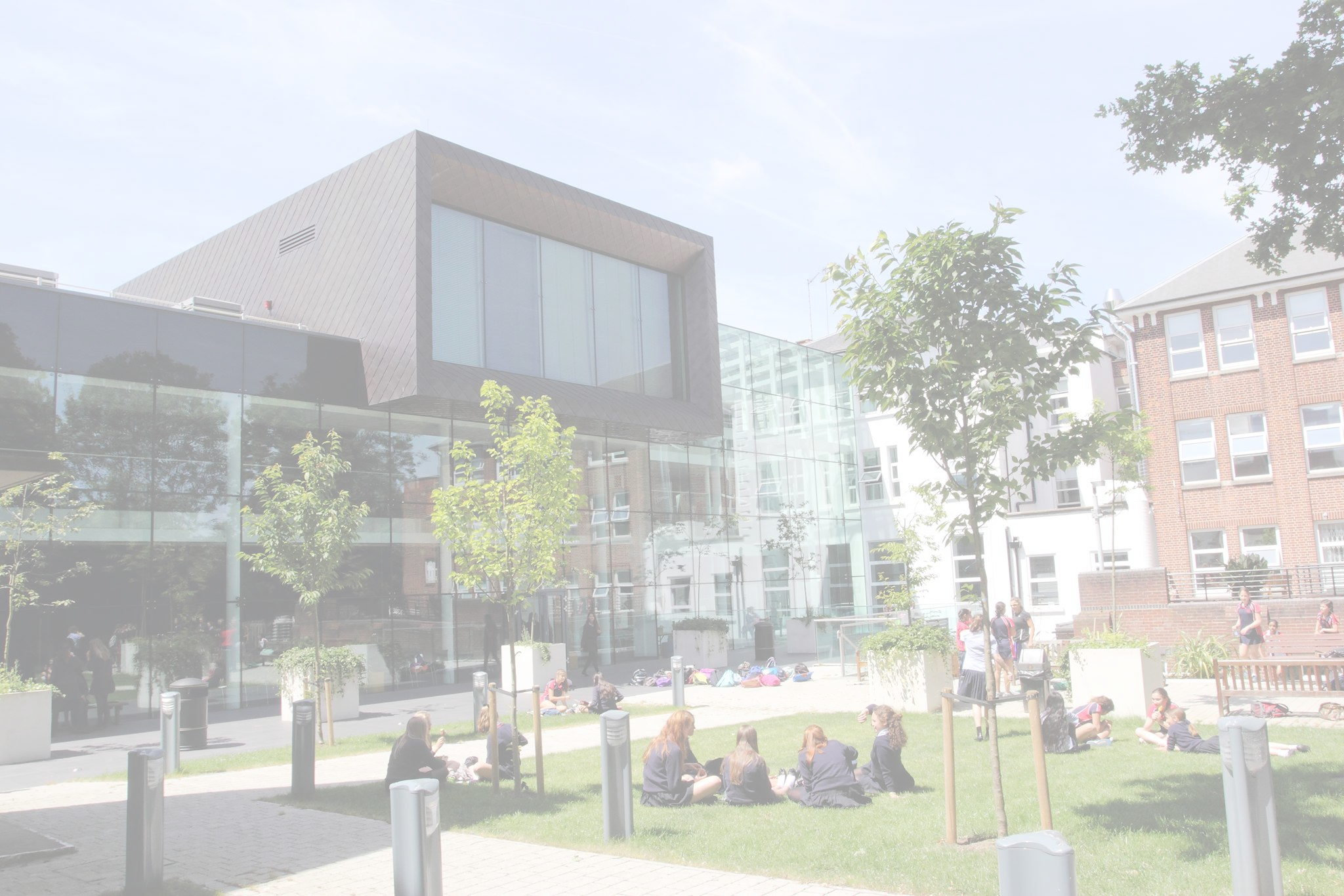 Notting Hill and Ealing High School / 诺丁山和伊灵学校