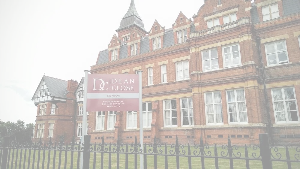 Dean close School / 迪恩克罗斯学校